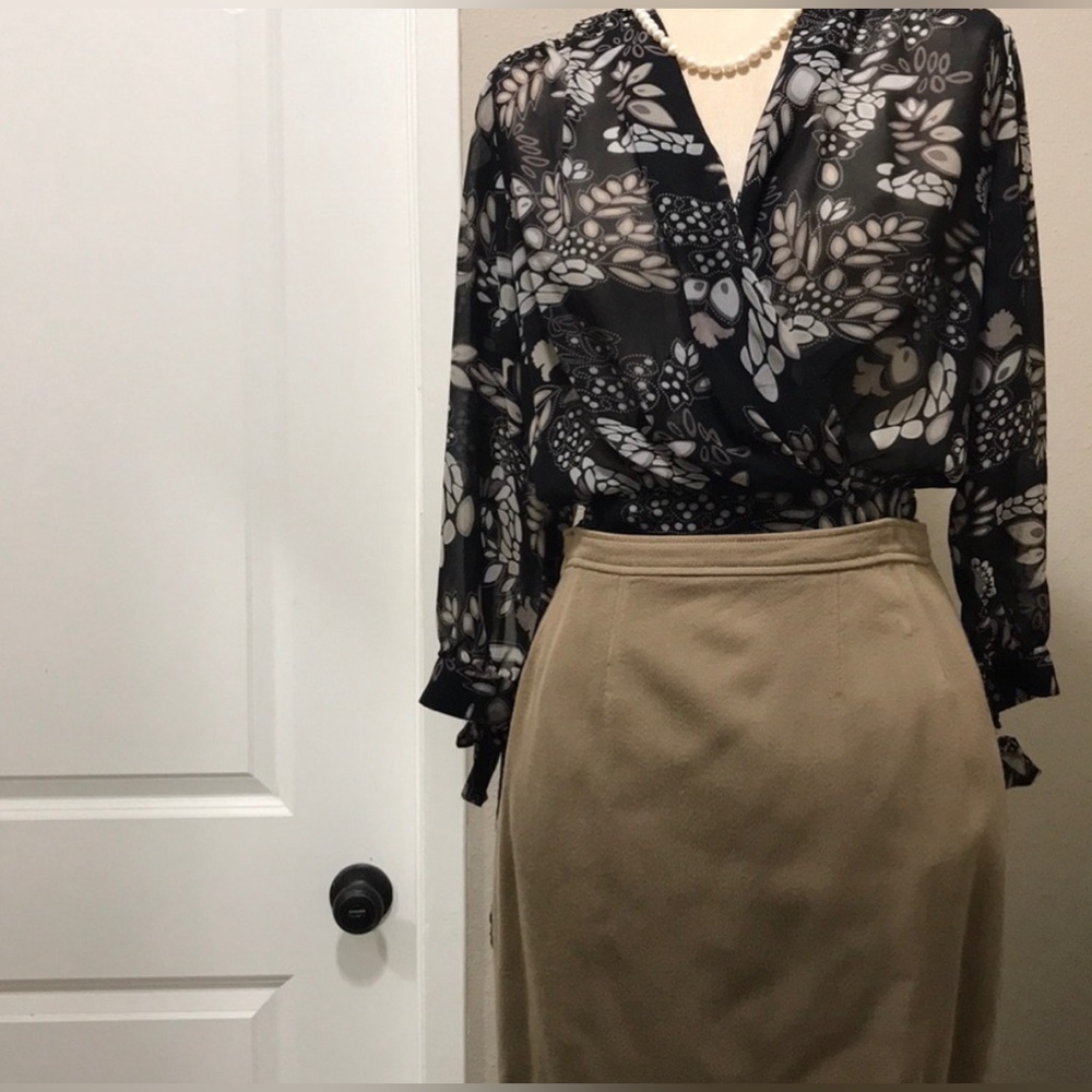 Chanel skirt size 40